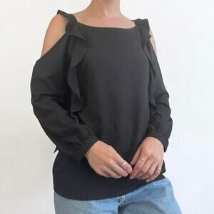 💙3 for $15 Chico’s Black Ruffled Cold Shoulder Long Sleeve Blouse
